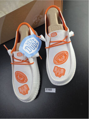 HEYDUDE x Whataburger Wendy White Orange Womens Slip-On Shoes US 8 NWT Box #1160
